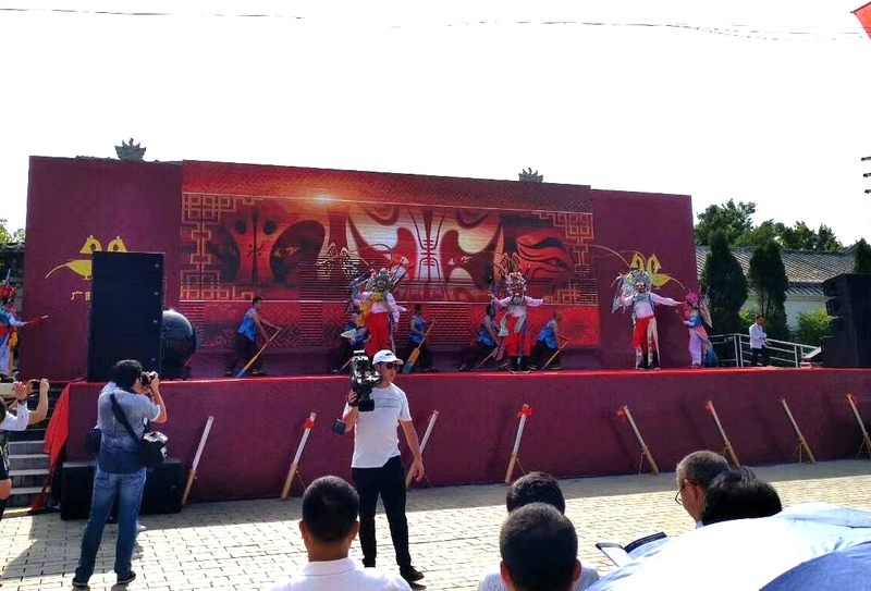 图为市非遗中心5月18日在合浦汉文化博物馆主舞台上演出《驭海弄潮》.jpg